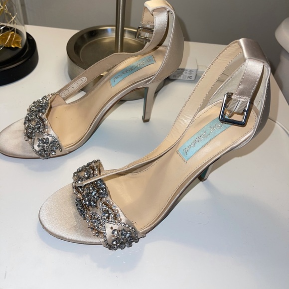 Betsy Johnson Heels - Picture 3 of 6